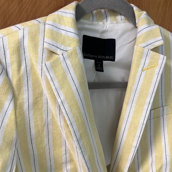 Banana Republic sz 4 blazer striped cream and yellow - Picture 3 of 4